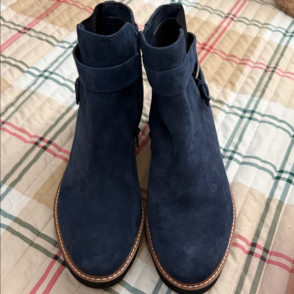 Naturalizer Women's Navy Suede Ankle Boots